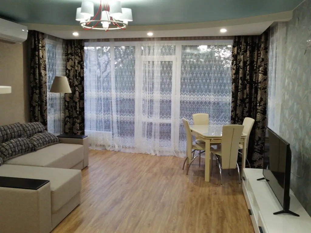 Коттедж Отличный дом — аренда посуточно в Алупка