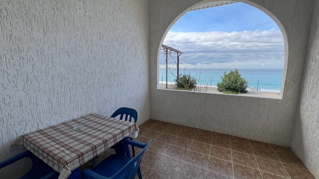 Квартира Квартира Трёхместный номер с видом на море — Гагра