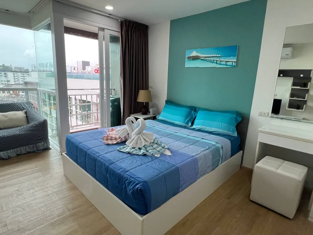 Студия после ремонта с удивительным видом с 8 этажа в центре Каты