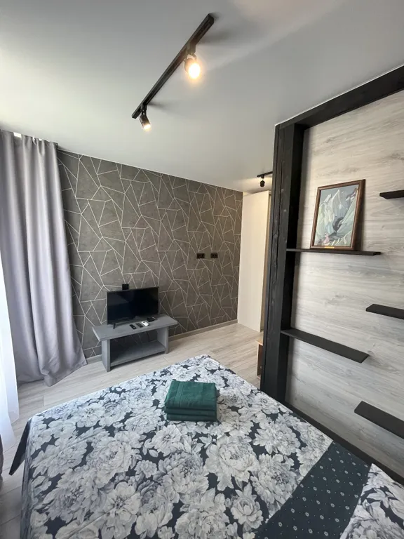 Студия в новом доме рядом с Кадетским училищем