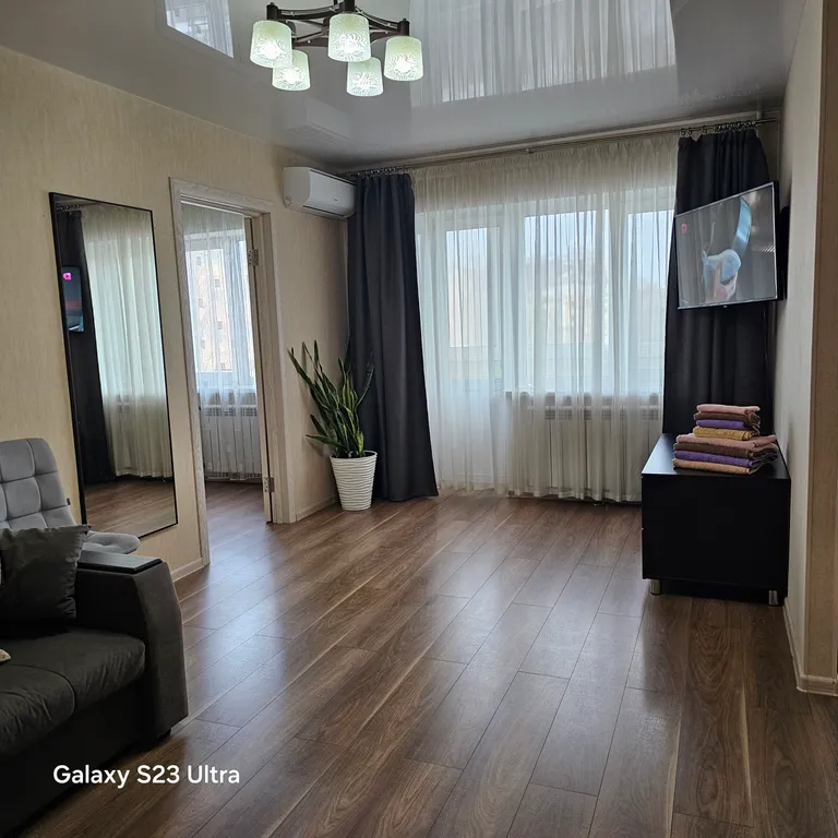 Уютная двухкомнатная квартира в центре рядом с ПетрГУ и ж/д вокзалом — аренда посуточно в Петрозаводск