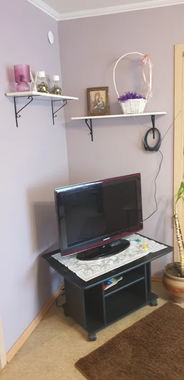 Уютная бюджетная двухкомнатная квартира в двухэтажном деревянном доме