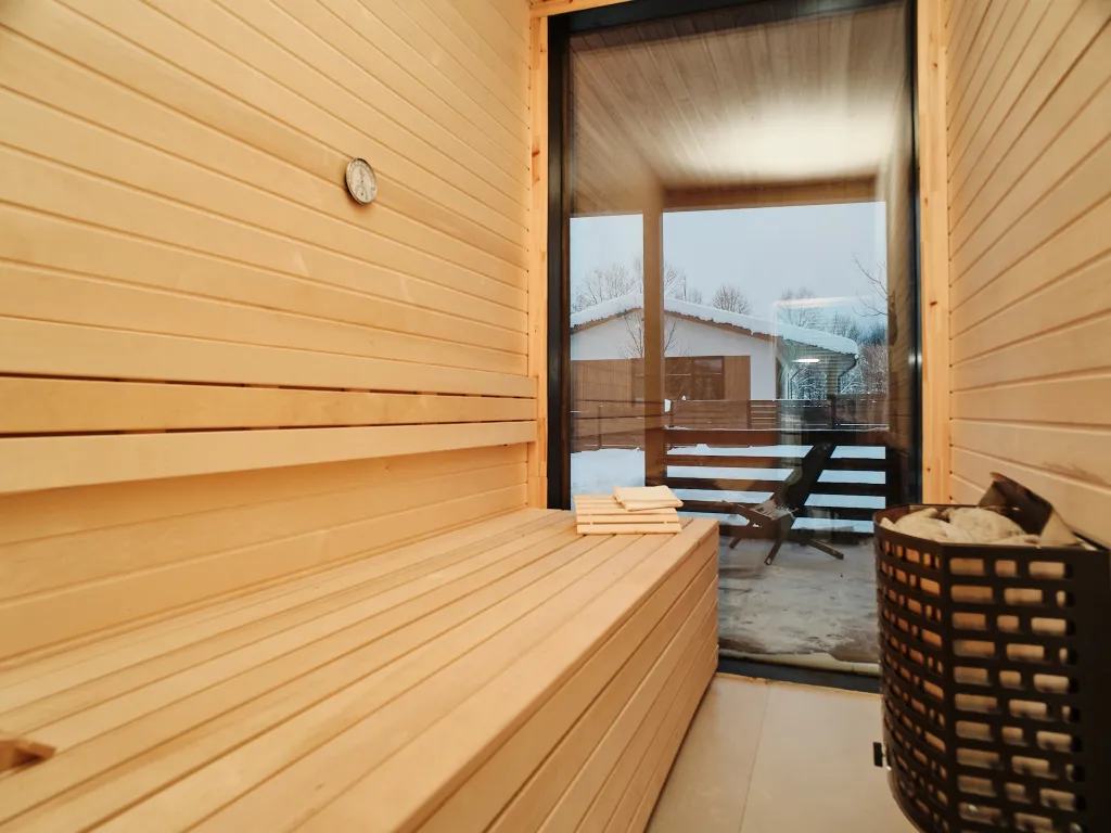 Нoвый уютный дoм с сауной у горнолыжного склона "Черника"