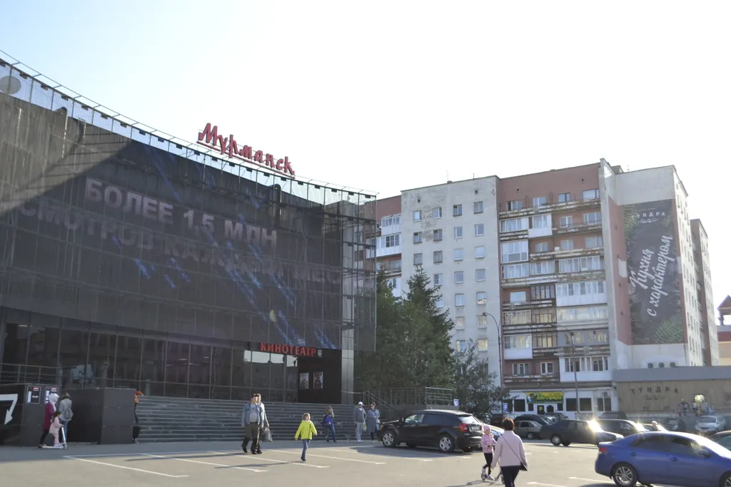 Студийного плана двухкомнатная квартира в доме над рестораном Тундра