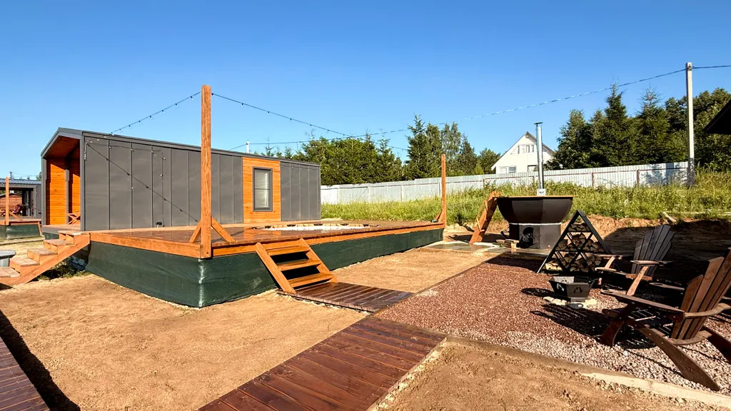 Lodge with pool (дом на берегу рыбинского водохранилища)