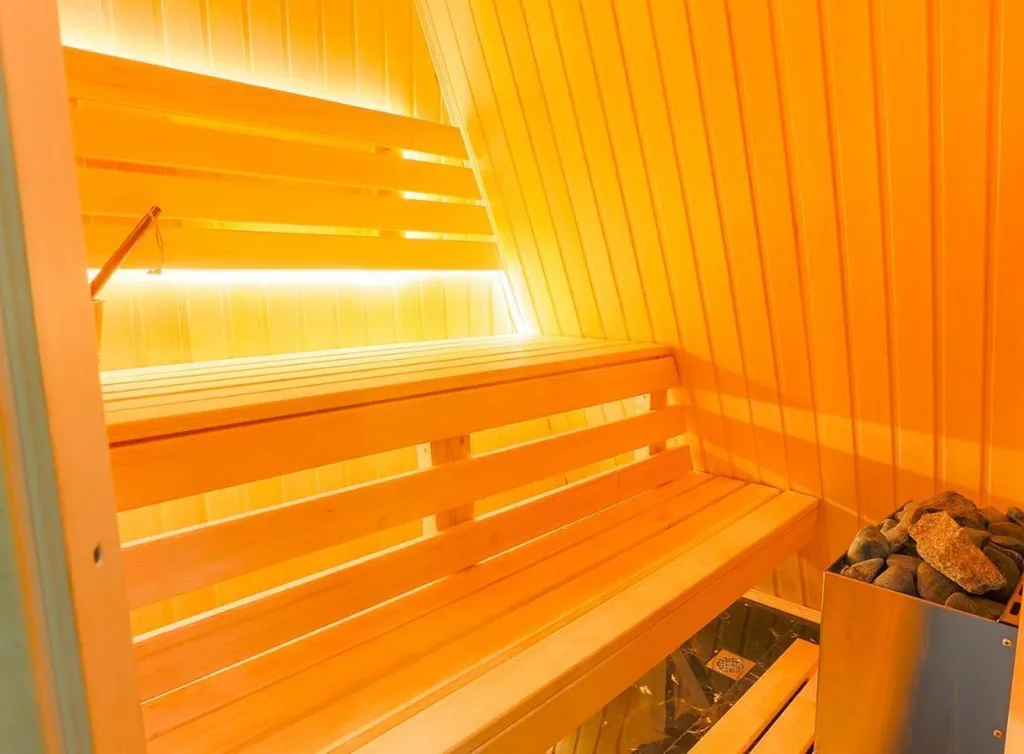 Большой дом a-frame в-небо с бассейном