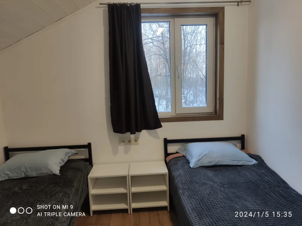 Стильный дом с лесной территорией, недалеко пруд с пляжем