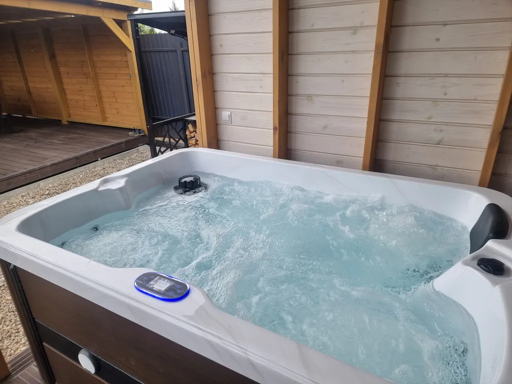 Дом с джакузи под открытым небом