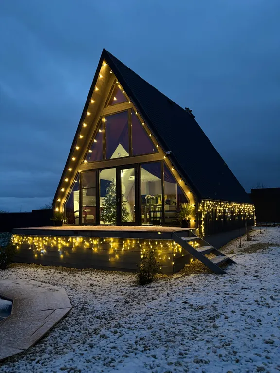 Коттедж Уютный A-frame «Облака» с видом на горы — Гостагаевская