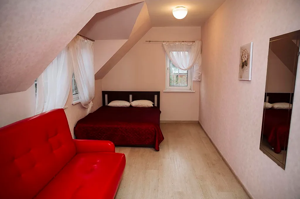 Белоснежная веранда и усадьба