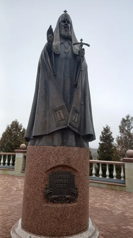 Новая трехкомнатная квартира в самом центре с видом на площадь Победы