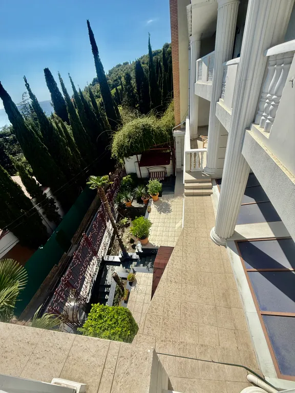 Вилла на берегу моря