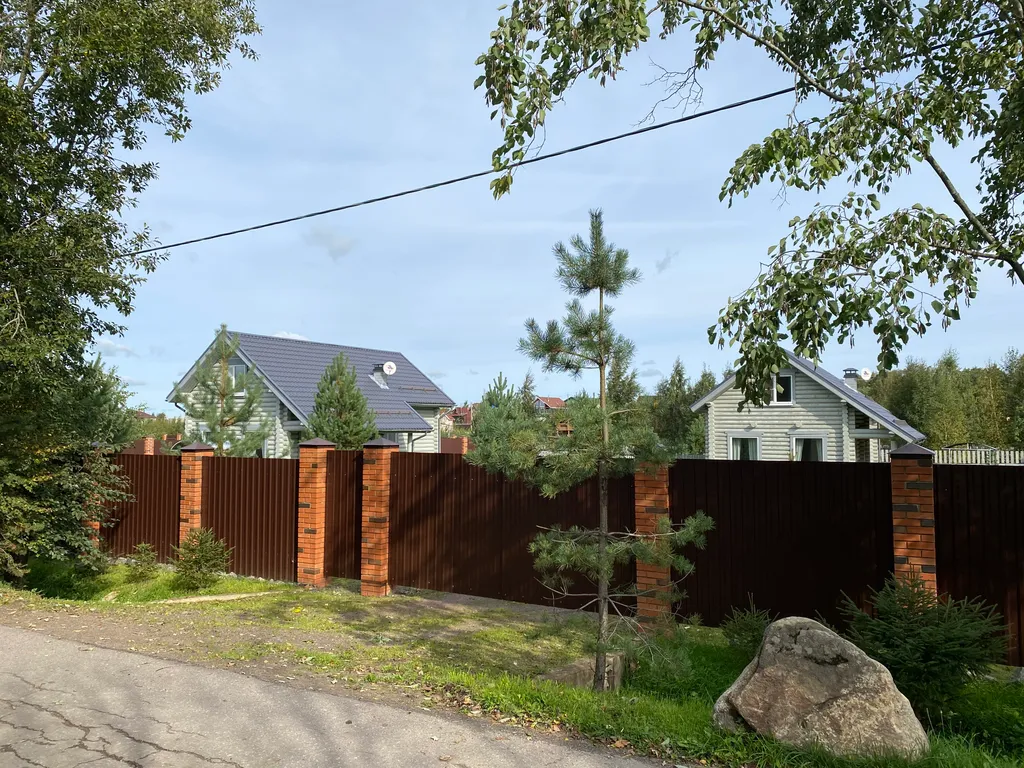 Коттедж у озера