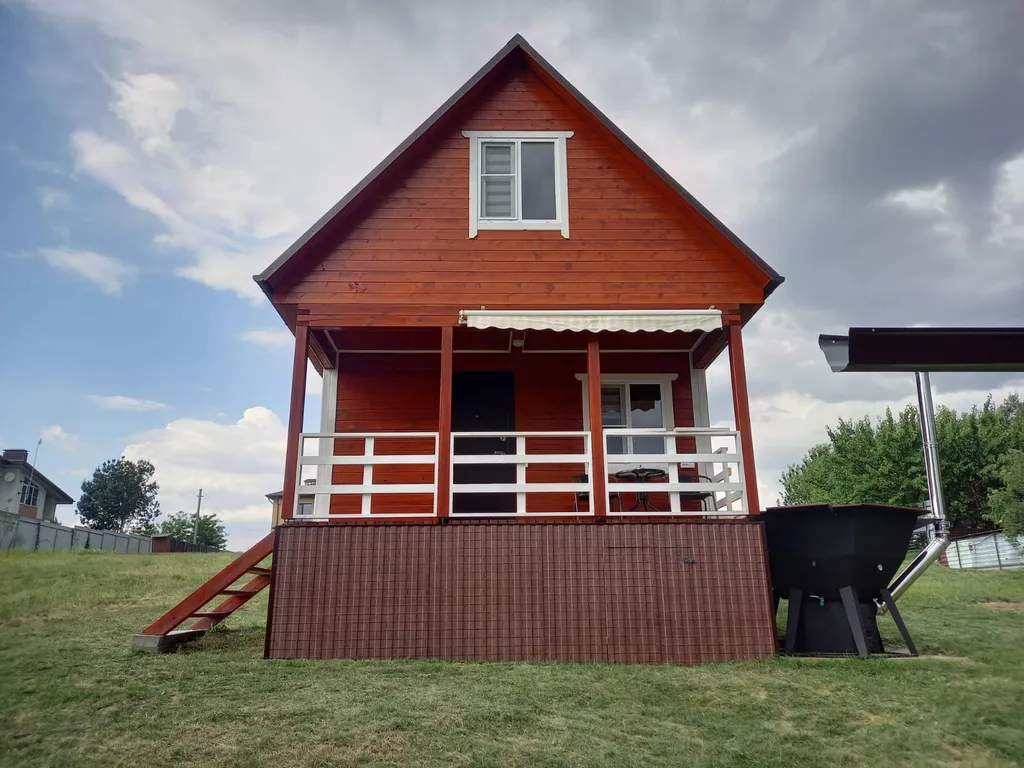 Новый дом-сруб у реки в живописном месте, баня, банный чан, рыбалка
