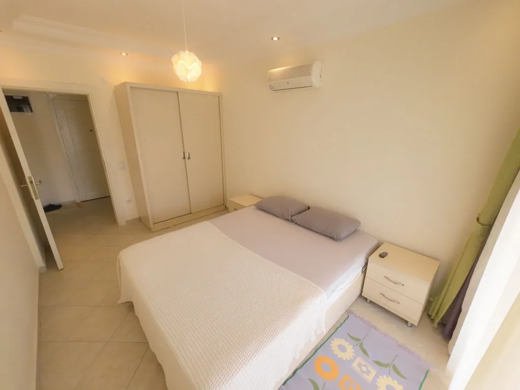 Апартаменты у моря всего в 200 метрах до пляжа с открытым бассейном