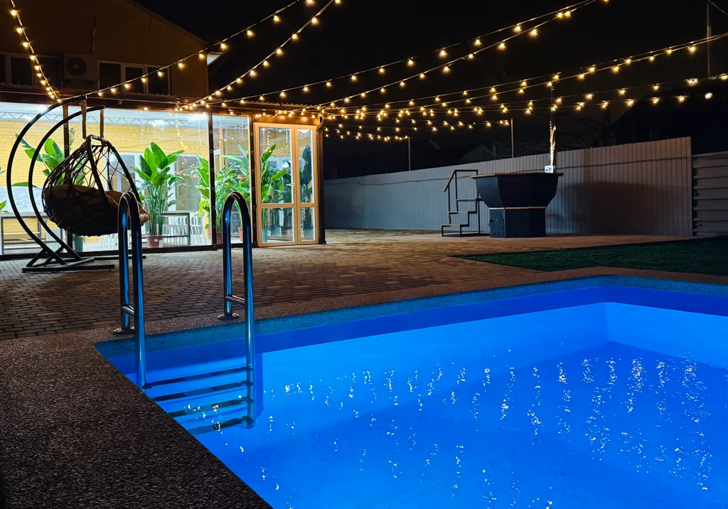 Коттедж Частный дом с подогреваемым бассейном и баней — Елизаветинская