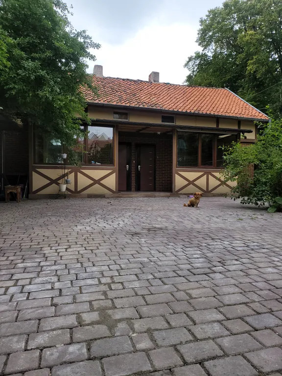 Дом около пляжа с уютным двориком