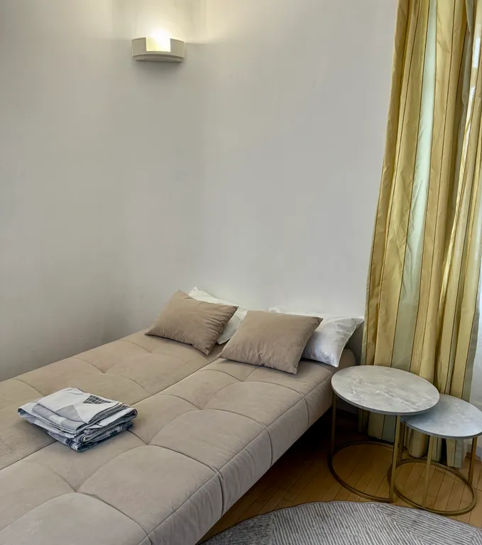 Просторная двухуровневая квартира с джакузи