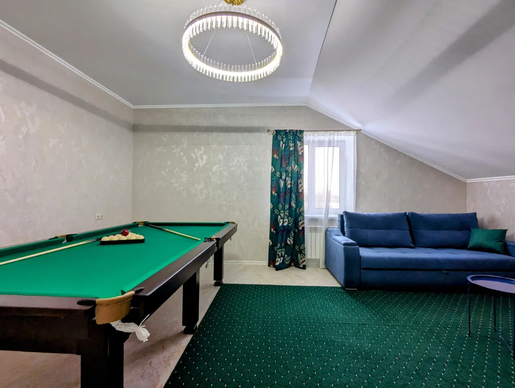 8-комнатный Дом