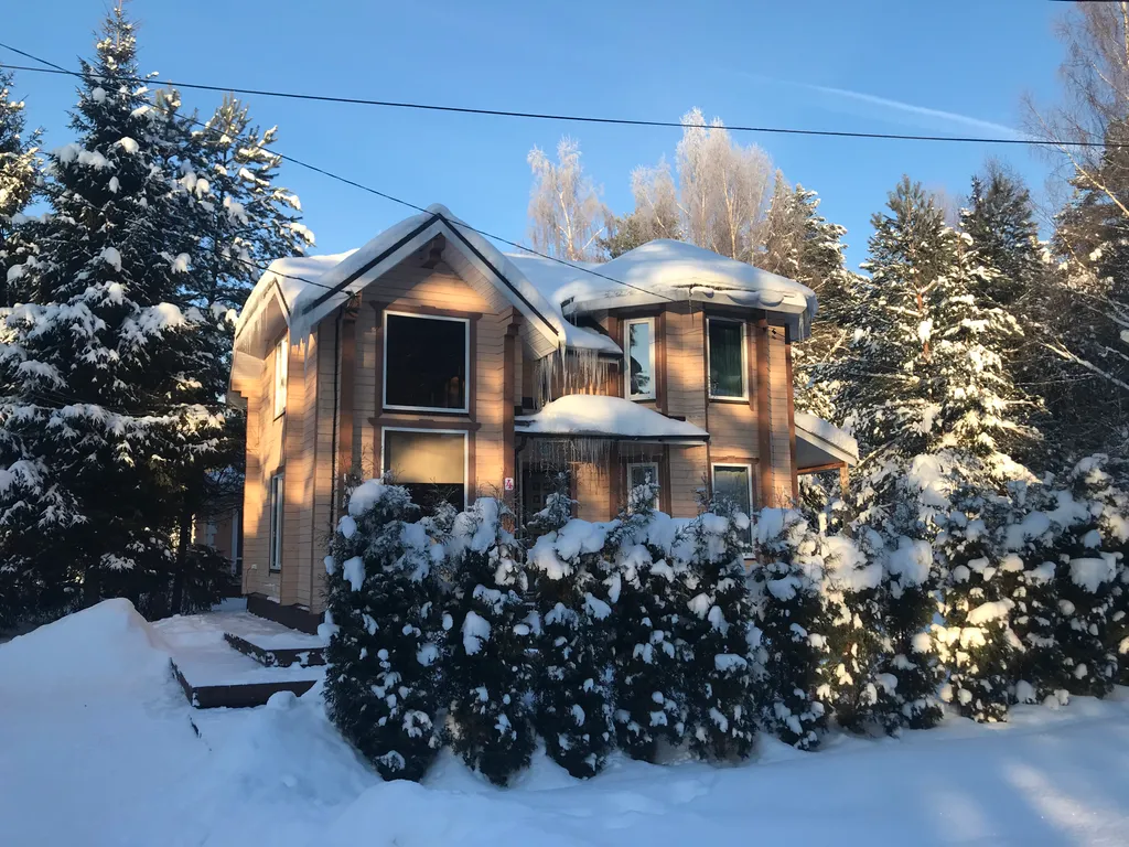 Дом синь-камень