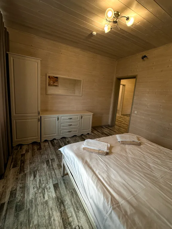 Уютный дом у озера