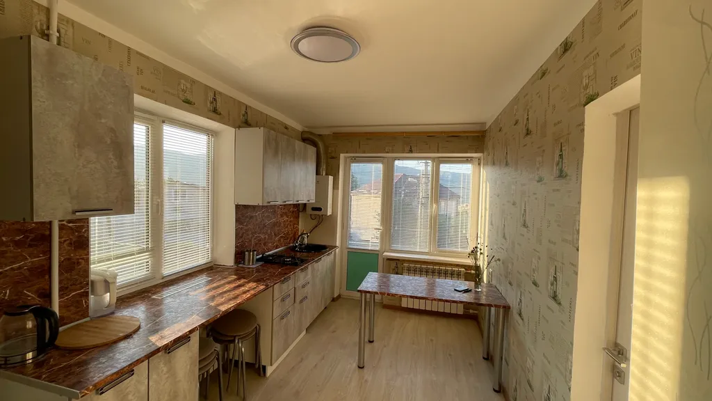 Коттедж Уютный дом по краю лесного массива с видом на горы — Кисловодск