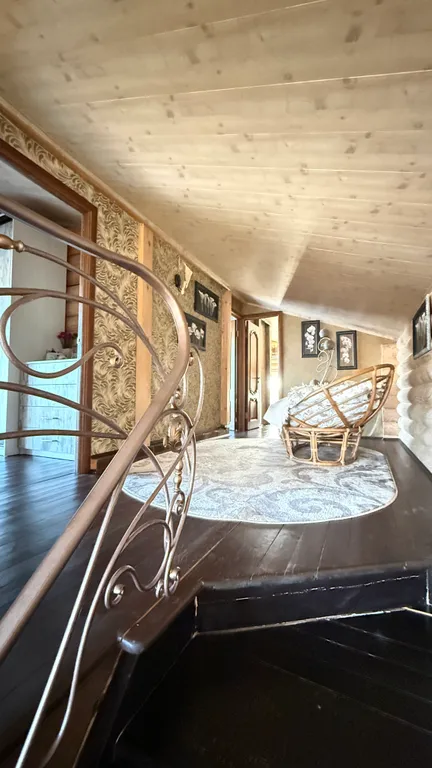 Уютный дом на берегу озера