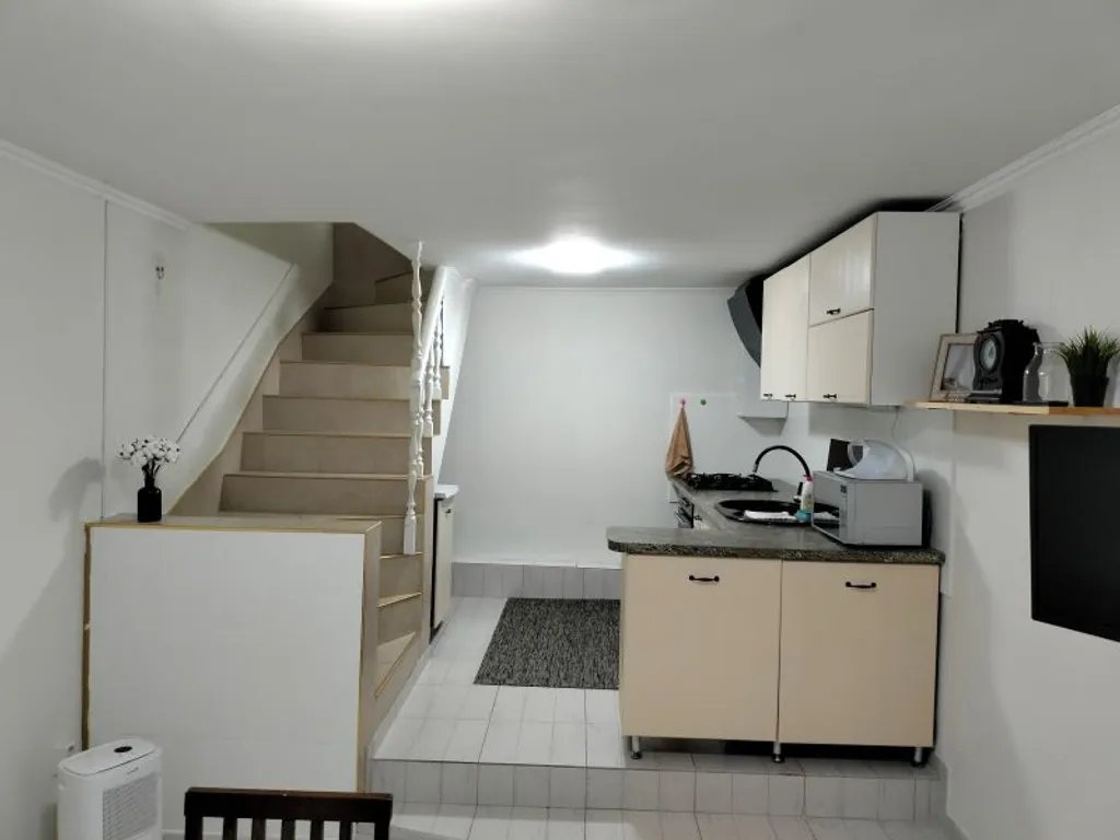 Уютный дом для большой семьи или компании в окружение сада