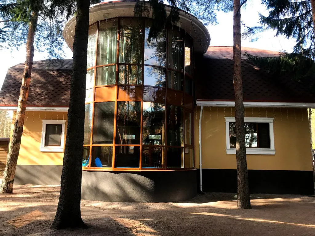 Коттедж с теплым бассейном и баней на дровах