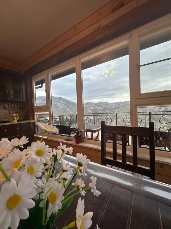 Роскошный эко дом Аквамарин с террасой у водопада и леса