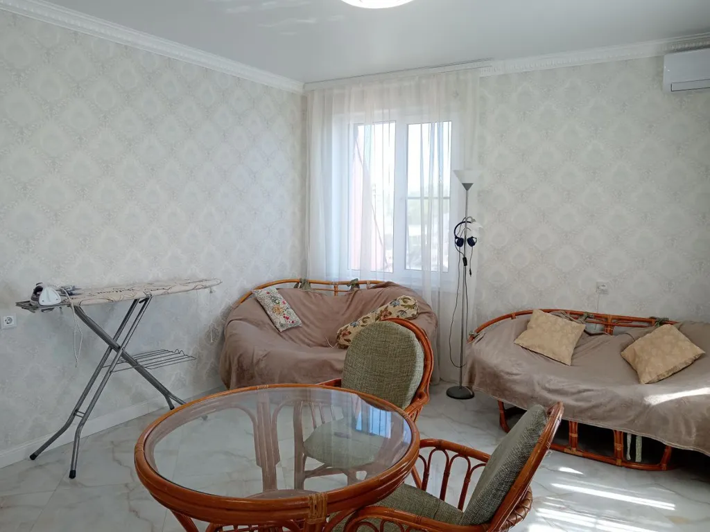 Шикарная огромная квартира с видом на море