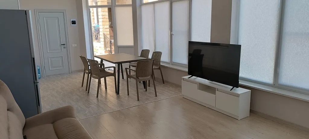 Домик на берегу моря