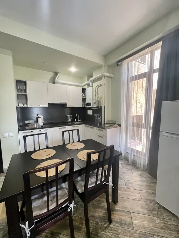 Большая квартира напротив подъемника