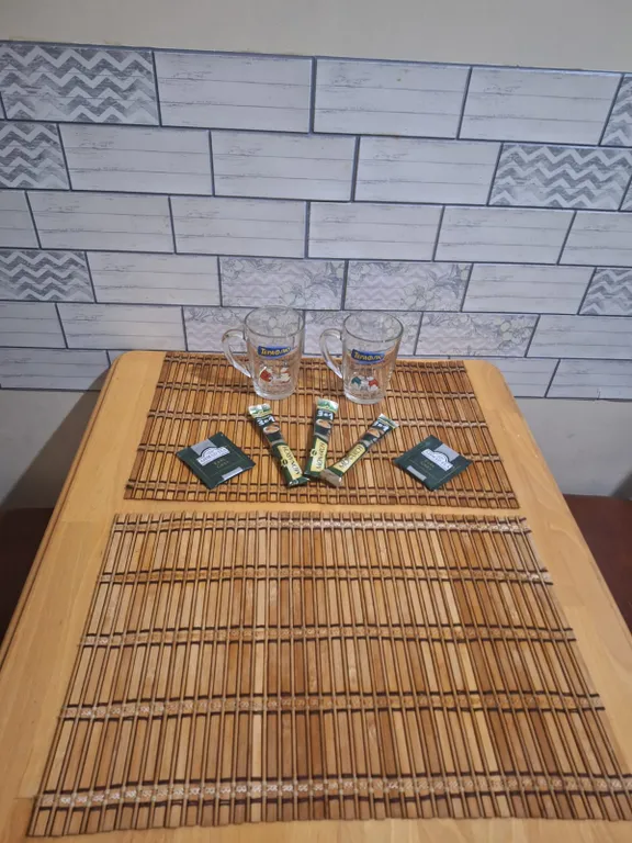 2-комнатная возле ТЦ со своим двориком