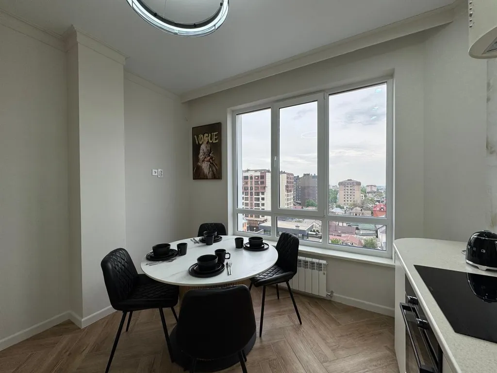 Двухкомнатный апартамент в стиле Неоклассика в центре Нальчика