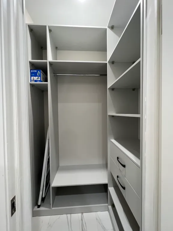 Чистая, уютная квартира, тихий закрытый двор с детской площадкой