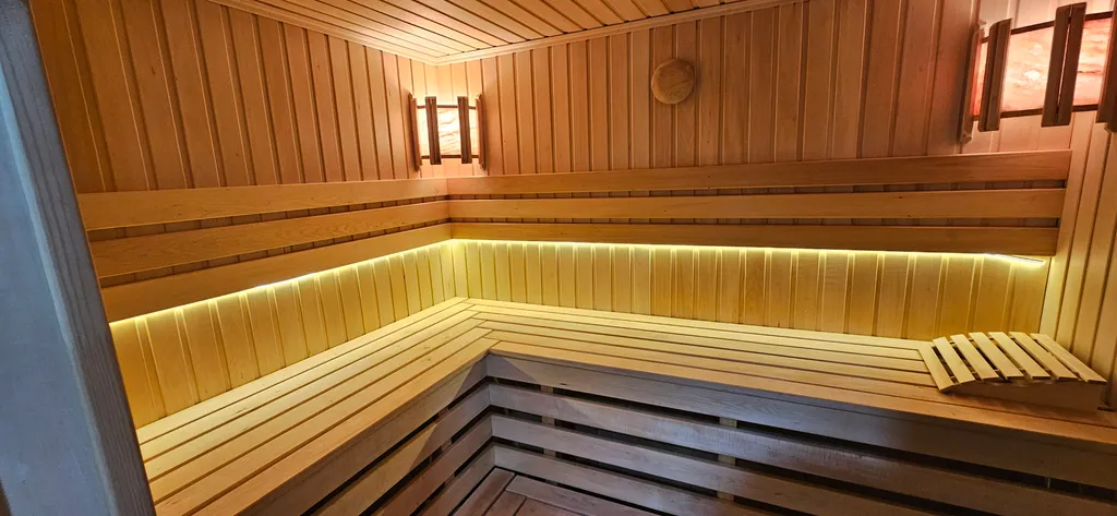 Коттедж Дом с баней и бассейном — Елизаветинская