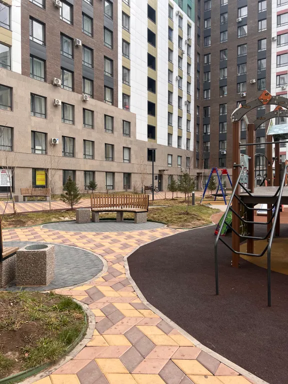 В центре, левый берег, рядом возле Хан Шатыр, кардиология, ННЦМД