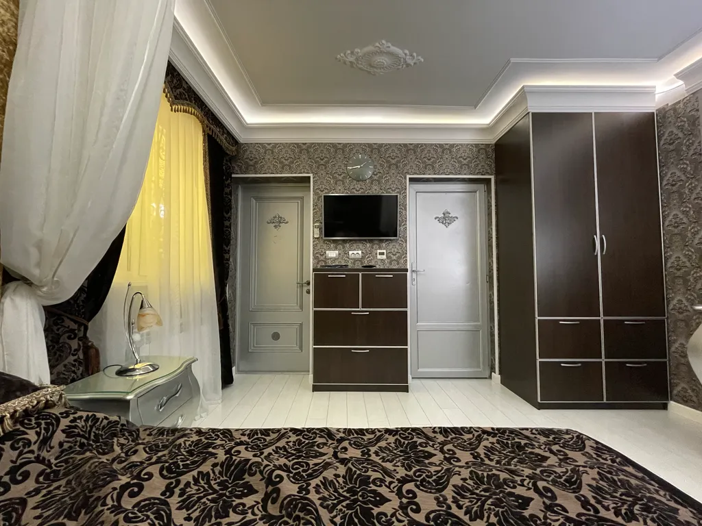 Уютный номер в центре, море - 600 метров