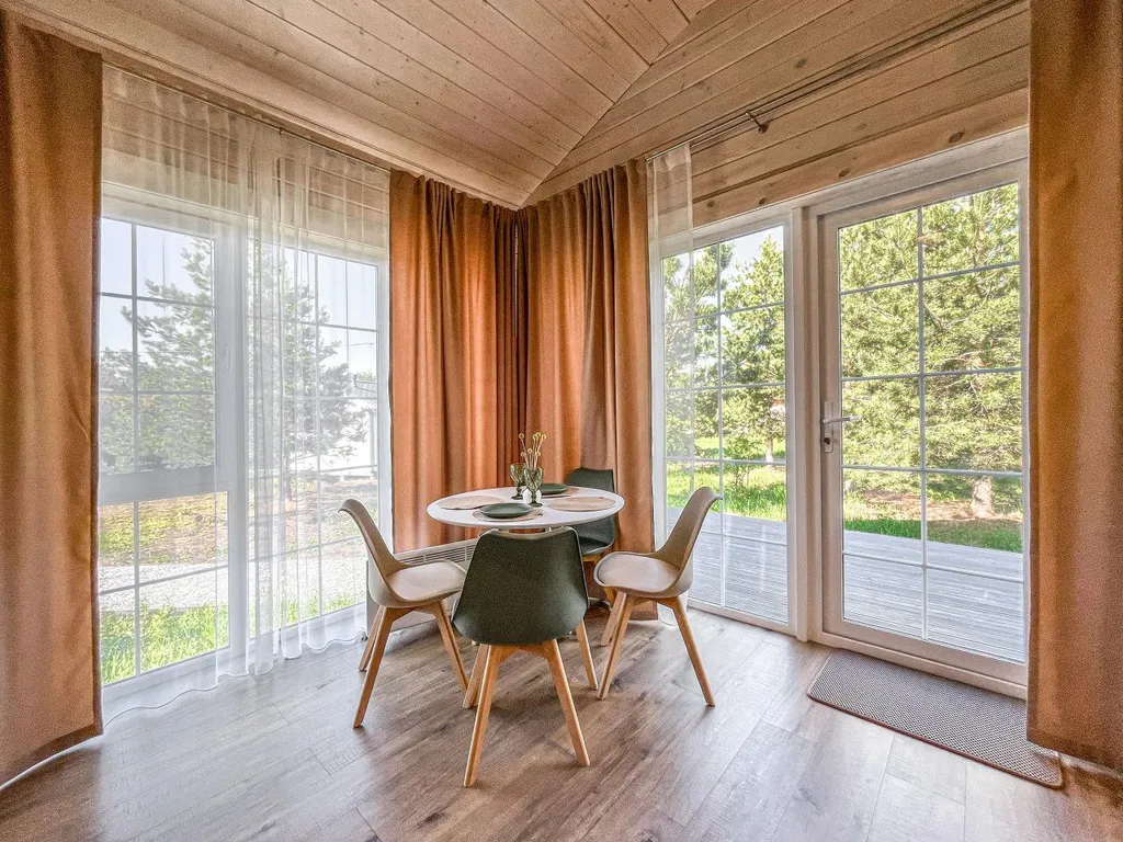 Дома из клееного бруса в хвойном лесу у Камского Моря и Семрука