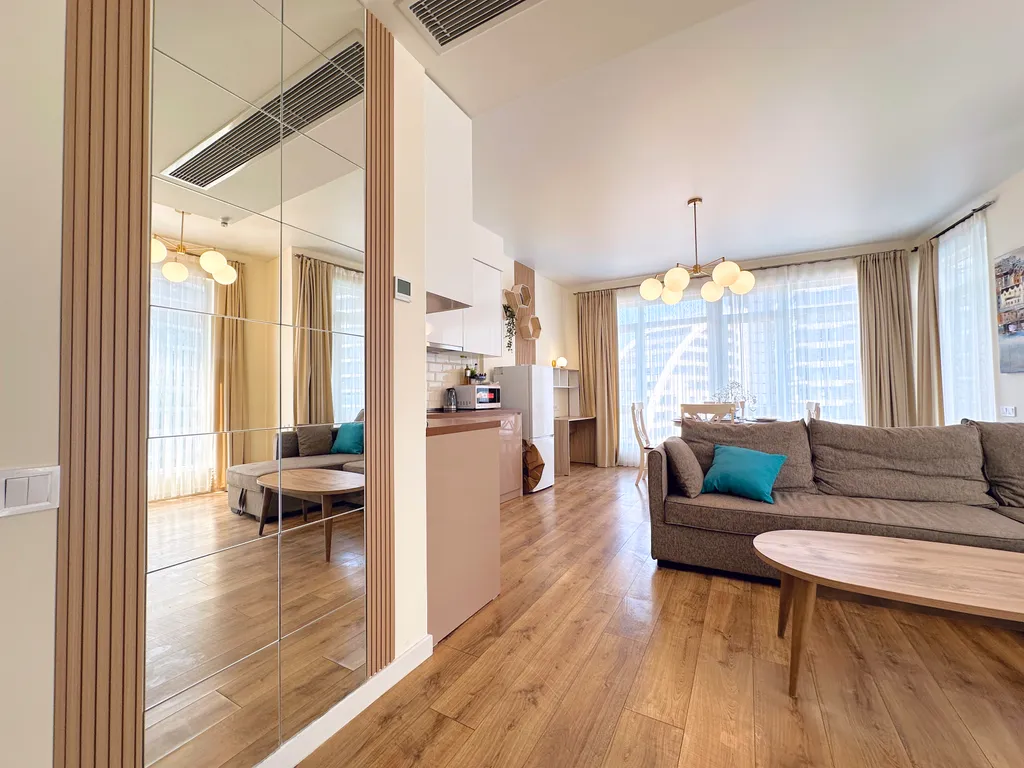 Апартаменты с видом на бассейн и море, ЖК White Sails