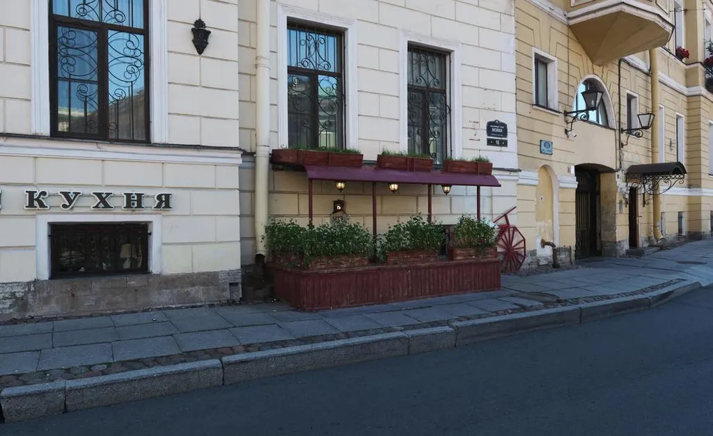 Уютная евротрёшка с бесплатной парковкой и балконом рядом с Эрмитажем