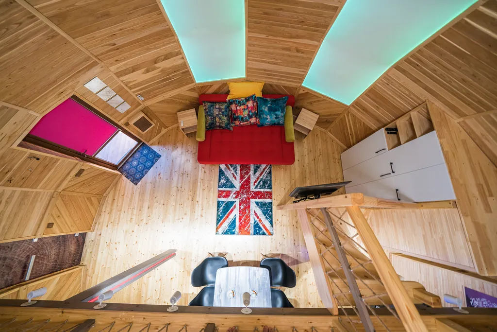 Уникальный двухкупольный дом-бунгало