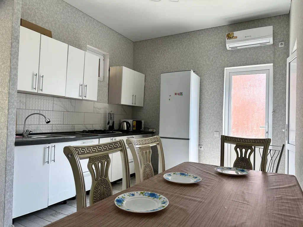 Коттедж Дом с большой террасой — аренда посуточно в Благовещенская