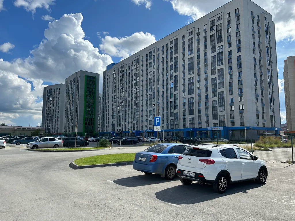 Квартира Уютная квартира в новом доме с панорамным видом на город — Тюмень