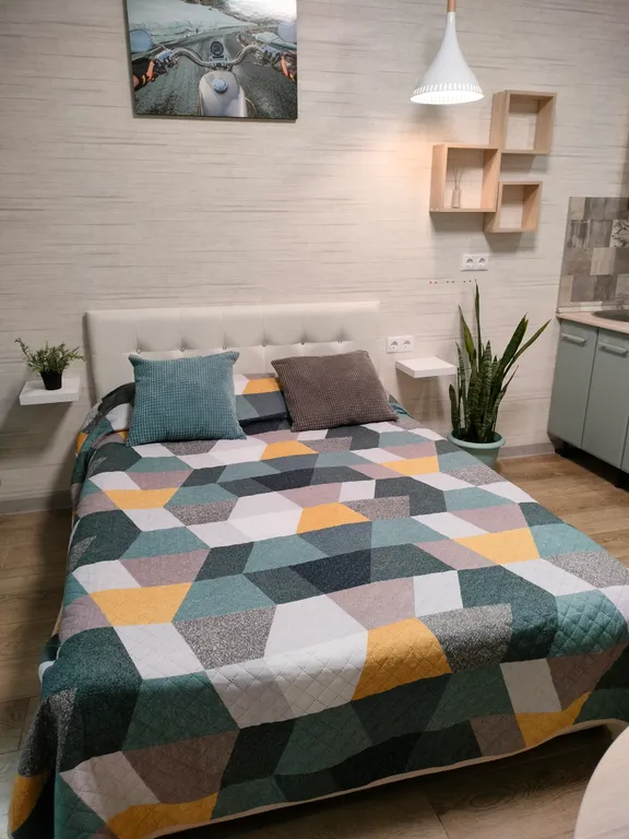 Уютная студия в новостройке с панорамными окнами