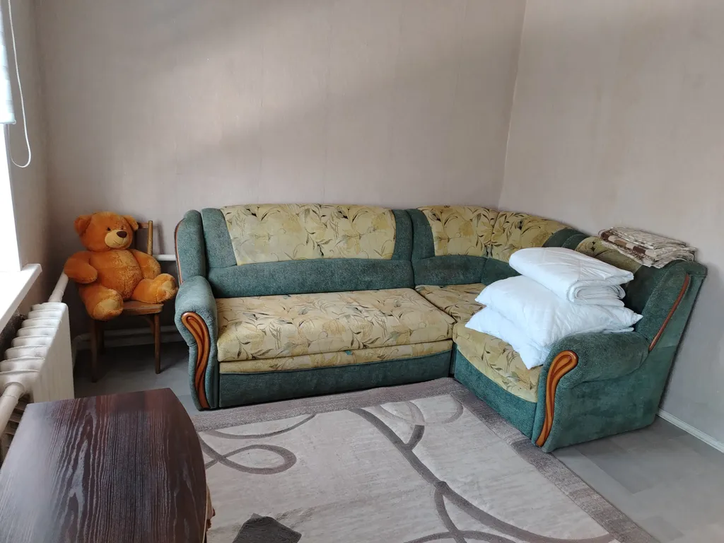 Частично благоустроенный дом в городе