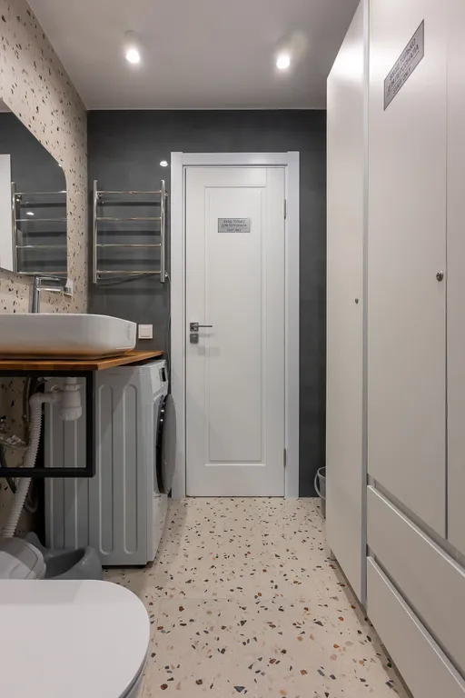 Новый дом с видом на озеро, сауной, гриль-домом и детской площадкой