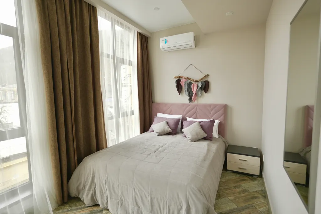 Большая квартира напротив подъемника