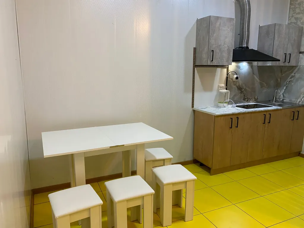 Коттедж Дом с двориком у моря — Гагра